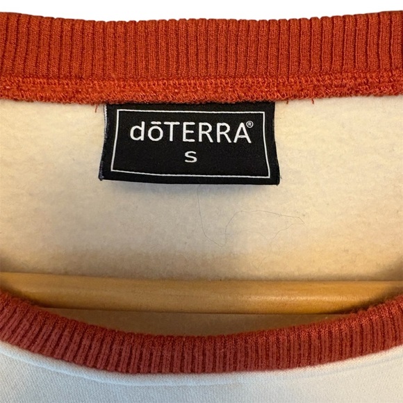 doTerra Grapefruit Retro Citrus Color Crewneck Sweatshirt, Womens size Small - Picture 4 of 9